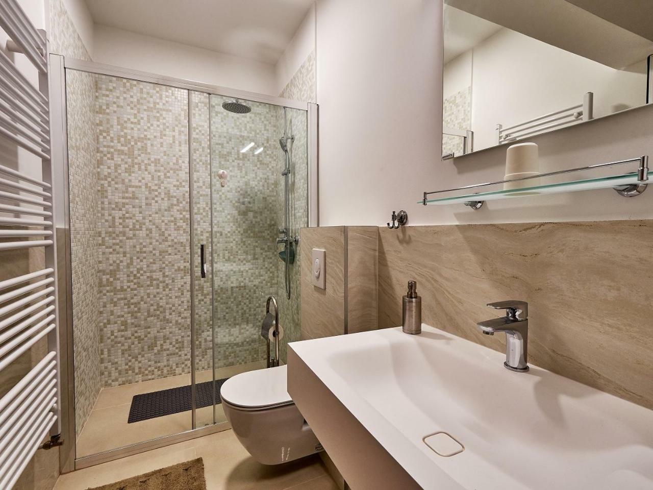 Eva Rooms & Studio Apartment Karlovac Exterior foto